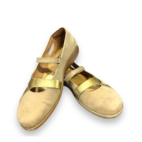 Naot Shoes - Naot Suede Beige Gold Flats Size 40/9